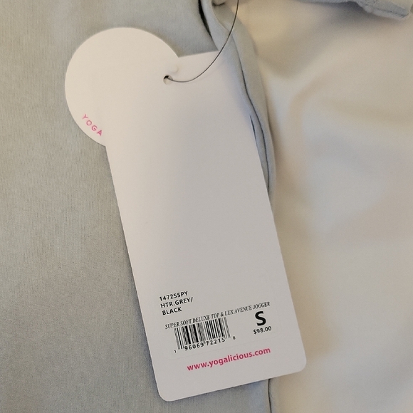 Yogalicious Soft Gray Short Sleeve Tee - Picture 3 of 5